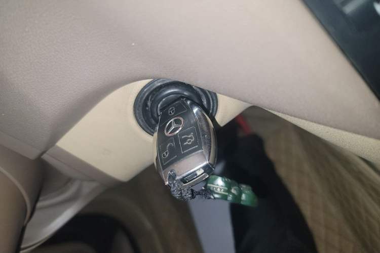 Used Mercedes-Benz M-Class 2010 ML 350 4MATIC Luxury Model Vehicle Key