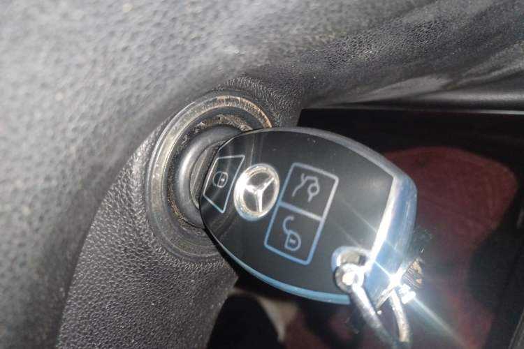 Used Mercedes-Benz M-Class 2010 ML 300 4MATIC Vehicle Key