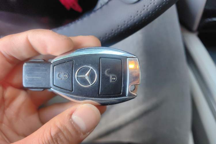 Used Mercedes-Benz M-Class 2010 ML 300 4MATIC Vehicle Key