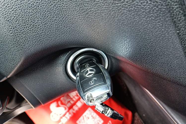 Used Mercedes-Benz M-Class 2010 ML 300 4MATIC Vehicle Key