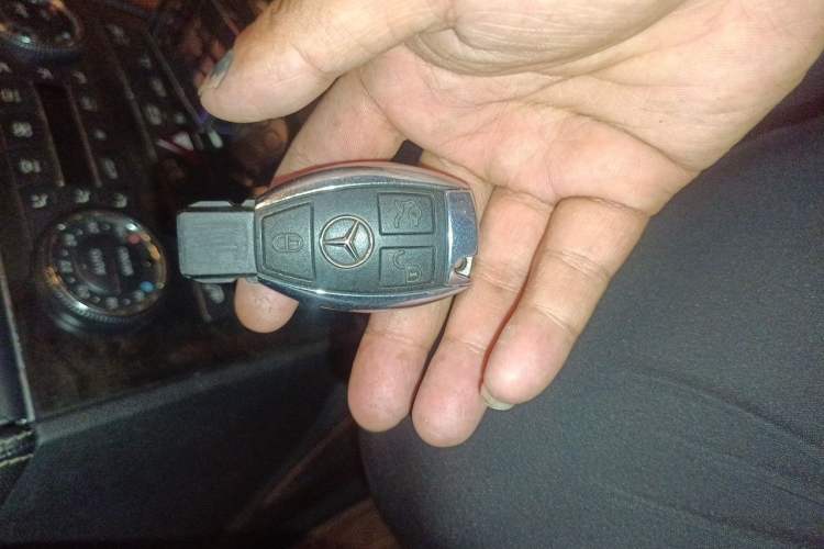 Used Mercedes-Benz M-Class 2010 ML 350 4MATIC Luxury Model Vehicle Key