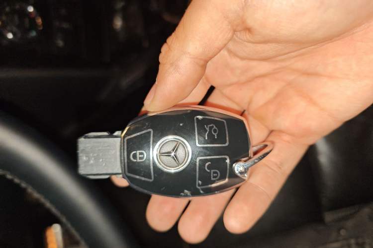 Used Mercedes-Benz M-Class 2010 ML 350 4MATIC Luxury Model Vehicle Key