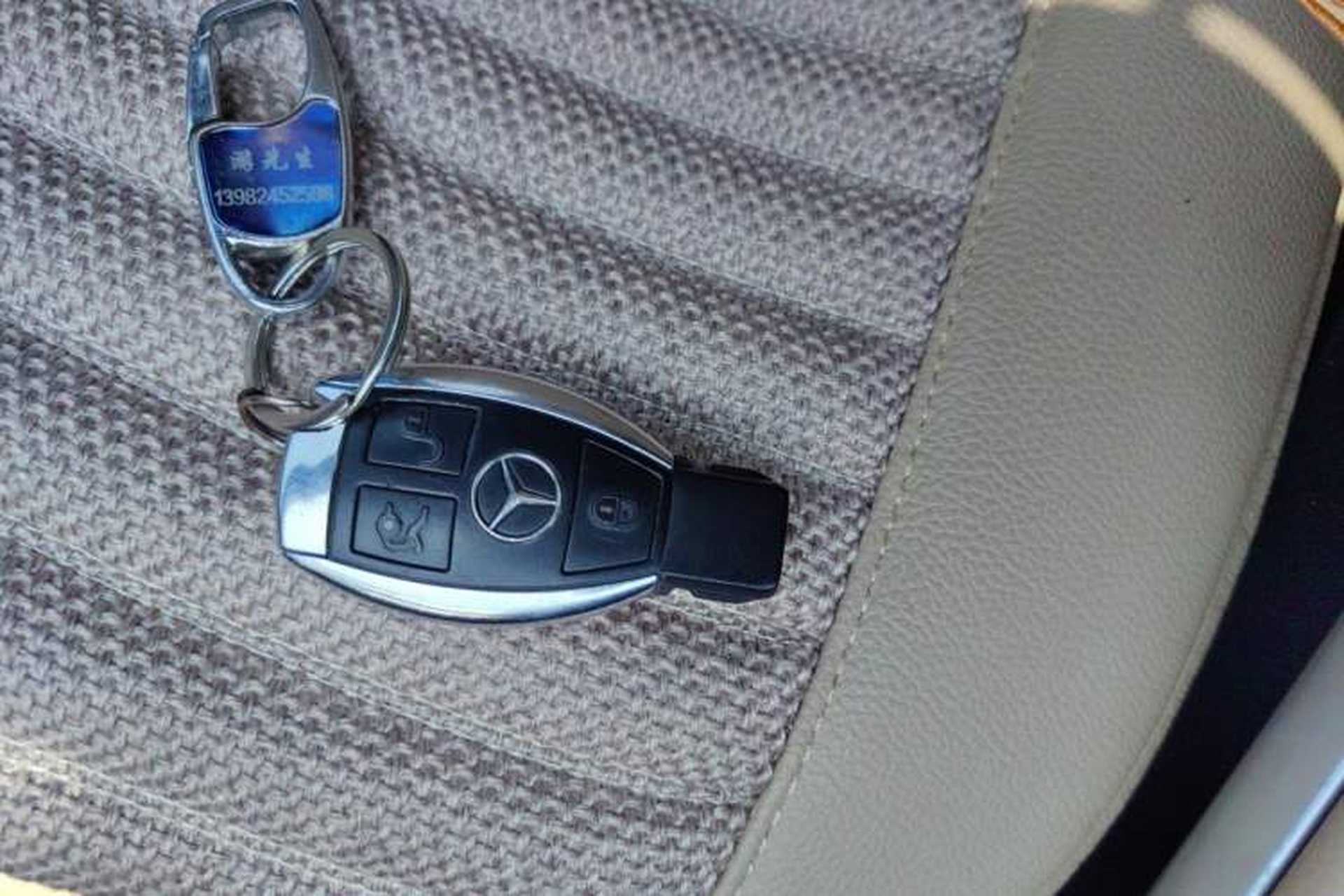 Used Mercedes-Benz M-Class 2010 ML 500 4MATIC Vehicle Key