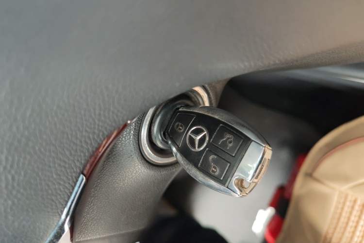 Used Mercedes-Benz M-Class 2010 ML 350 4MATIC Luxury Model Vehicle Key