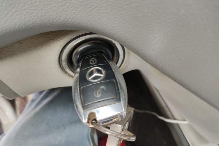 Used Mercedes-Benz M-Class 2010 ML 300 4MATIC Vehicle Key