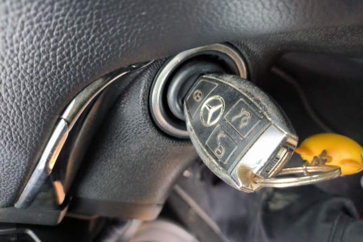 Used Mercedes-Benz M-Class 2010 ML 350 4MATIC Luxury Model Vehicle Key