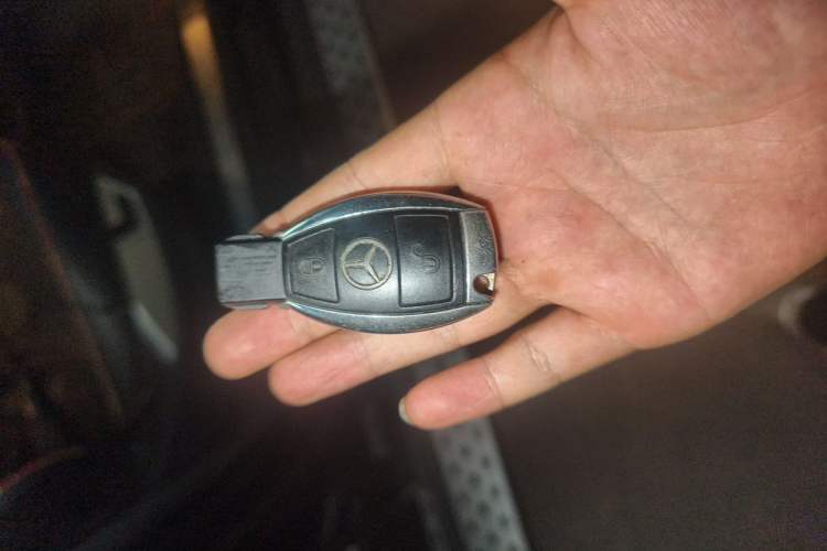 Used Mercedes-Benz M-Class 2010 ML 300 4MATIC Vehicle Key