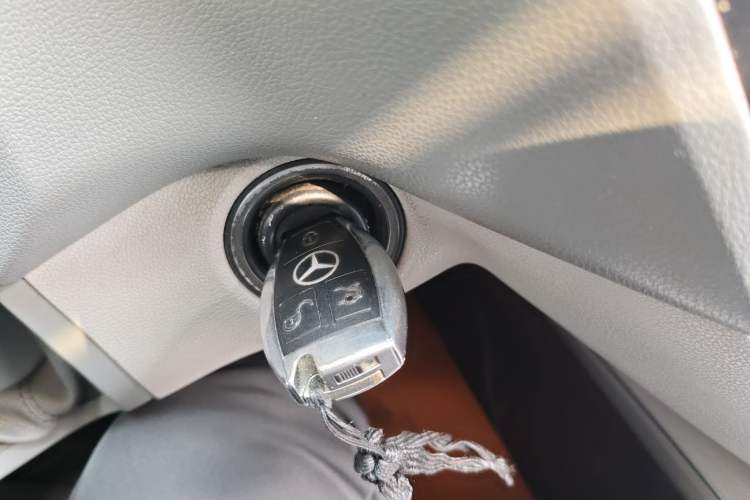 Used Mercedes-Benz M-Class 2010 ML 350 4MATIC Luxury Model Vehicle Key