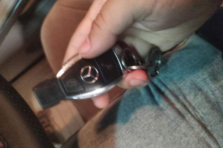 Used Mercedes-Benz M-Class 2010 ML 300 4MATIC Vehicle Key