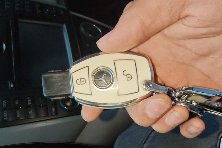Used Mercedes-Benz M-Class 2010 ML 300 4MATIC Vehicle Key