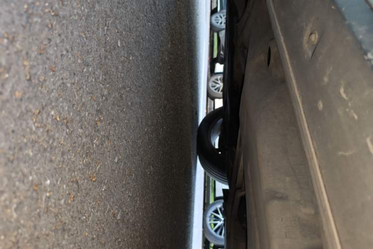 Used Mercedes-Benz M-Class 2010 ML 350 4MATIC Luxury Model Chassis Front Left