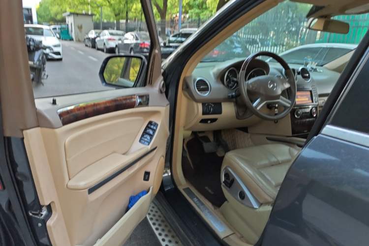 Used Mercedes-Benz M-Class 2010 ML 350 4MATIC Luxury Model Driver Seat