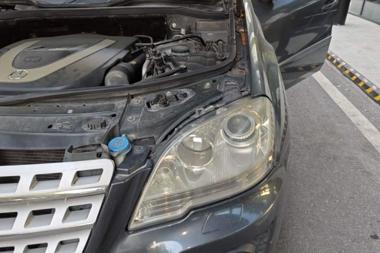 Used Mercedes-Benz M-Class 2010 ML 350 4MATIC Luxury Model Engine Bay Left