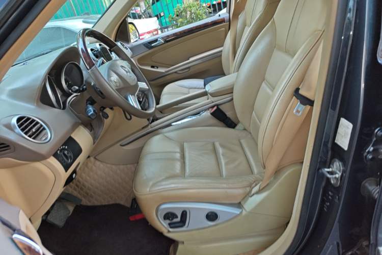 Used Mercedes-Benz M-Class 2010 ML 350 4MATIC Luxury Model Left Front Seat