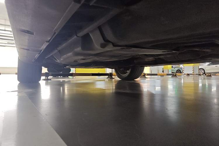Used Mercedes-Benz M-Class 2010 ML 300 4MATIC Chassis Rear Left