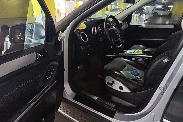 Used Mercedes-Benz M-Class 2010 ML 300 4MATIC Driver Seat