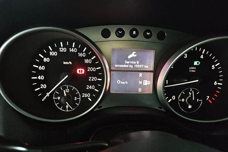 Used Mercedes-Benz M-Class 2010 ML 300 4MATIC Instrument Cluster