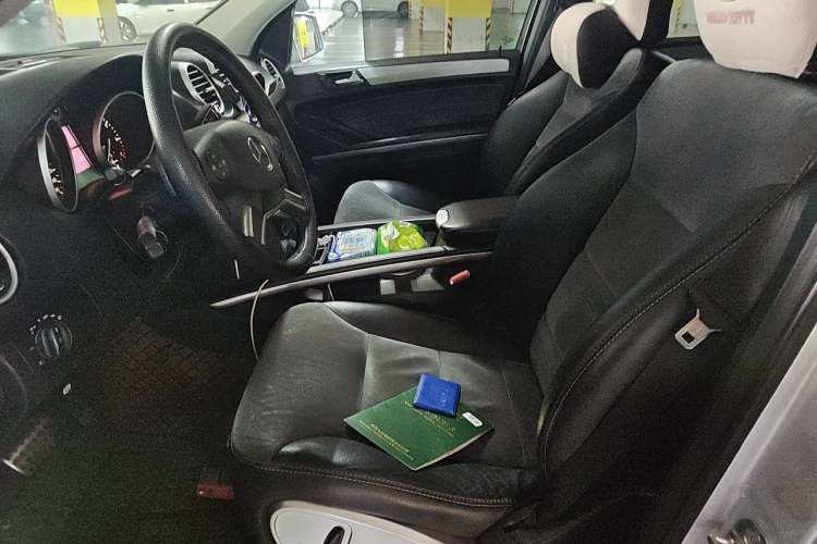Used Mercedes-Benz M-Class 2010 ML 300 4MATIC Left Front Seat