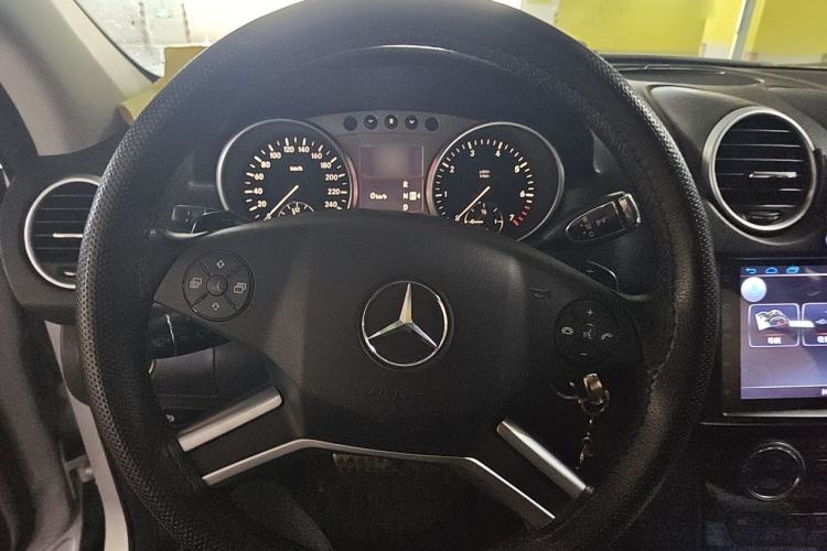Used Mercedes-Benz M-Class 2010 ML 300 4MATIC Steering Wheel