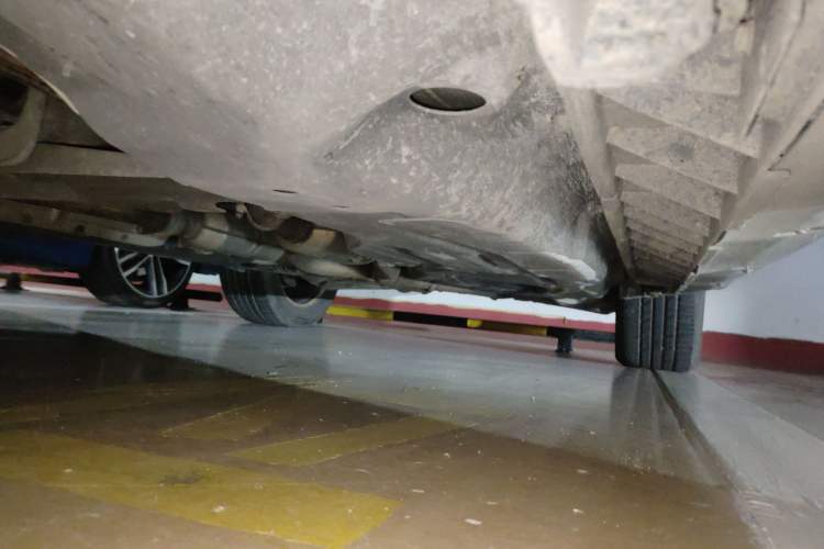 Used Mercedes-Benz M-Class 2010 ML 350 4MATIC Luxury Model Chassis Front Left