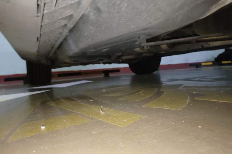 Used Mercedes-Benz M-Class 2010 ML 350 4MATIC Luxury Model Chassis Front Right