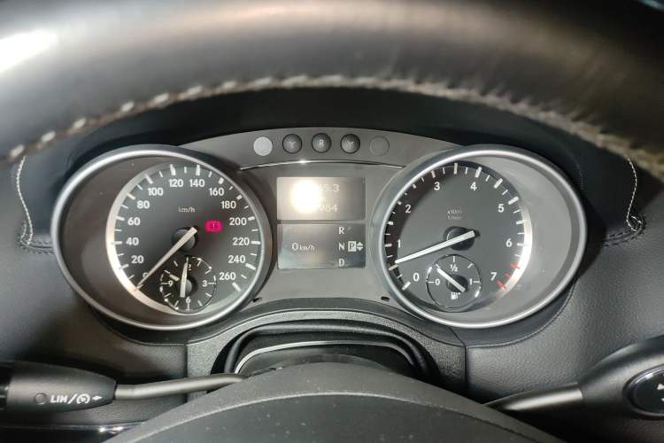 Used Mercedes-Benz M-Class 2010 ML 350 4MATIC Luxury Model Instrument Cluster