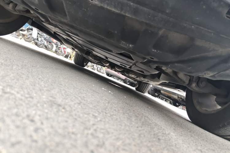 Used Mercedes-Benz M-Class 2010 ML 350 4MATIC Luxury Model Chassis Front
