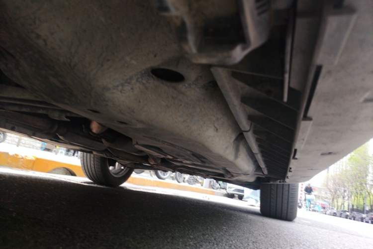 Used Mercedes-Benz M-Class 2010 ML 350 4MATIC Luxury Model Chassis Front Left