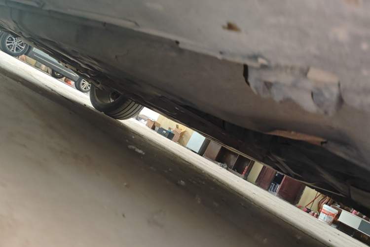 Used Mercedes-Benz M-Class 2010 ML 300 4MATIC Chassis Front Right