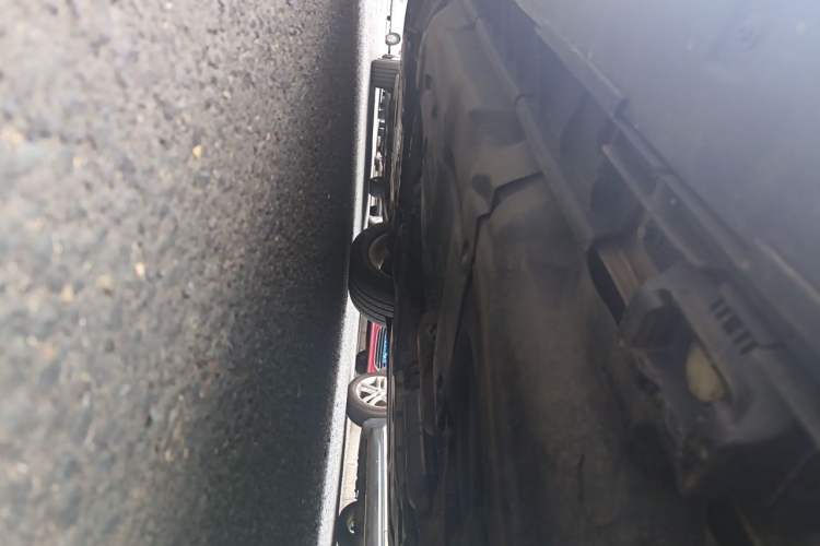 Used Mercedes-Benz M-Class 2010 ML 300 4MATIC Chassis Rear Left