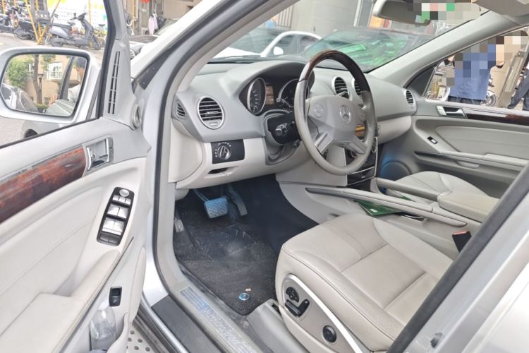Used Mercedes-Benz M-Class 2010 ML 350 4MATIC Luxury Model Driver Seat