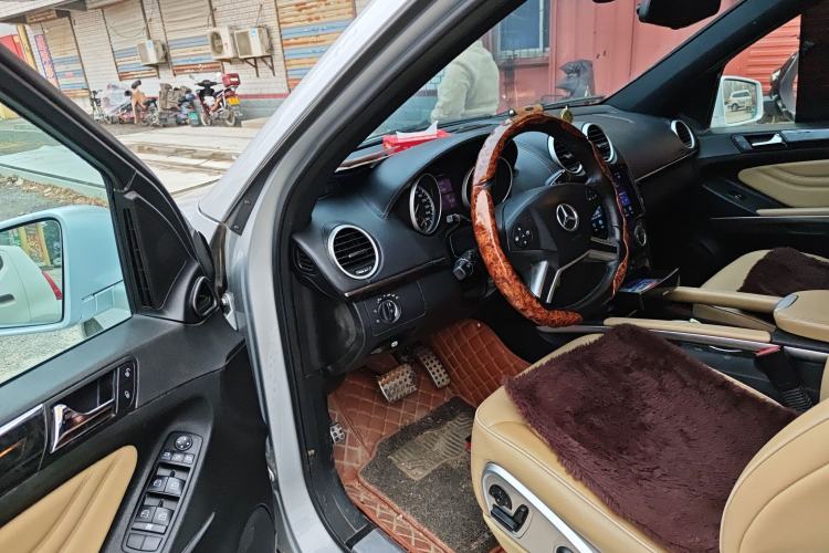 Used Mercedes-Benz M-Class 2010 ML 350 4MATIC Luxury Special Edition Driver Seat
