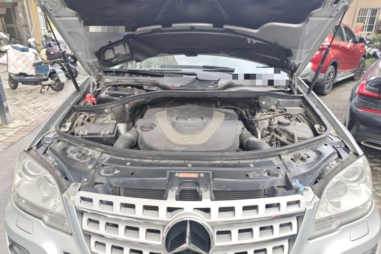 Used Mercedes-Benz M-Class 2010 ML 350 4MATIC Luxury Model Engine Bay