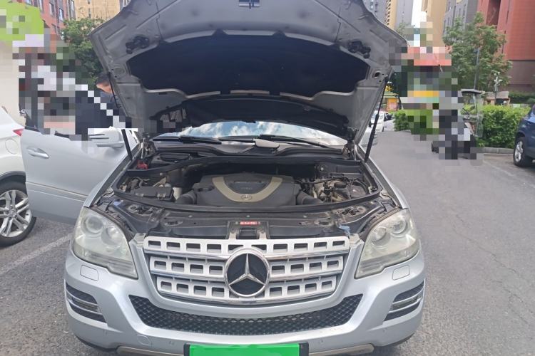 Used Mercedes-Benz M-Class 2010 ML 300 4MATIC Engine Bay