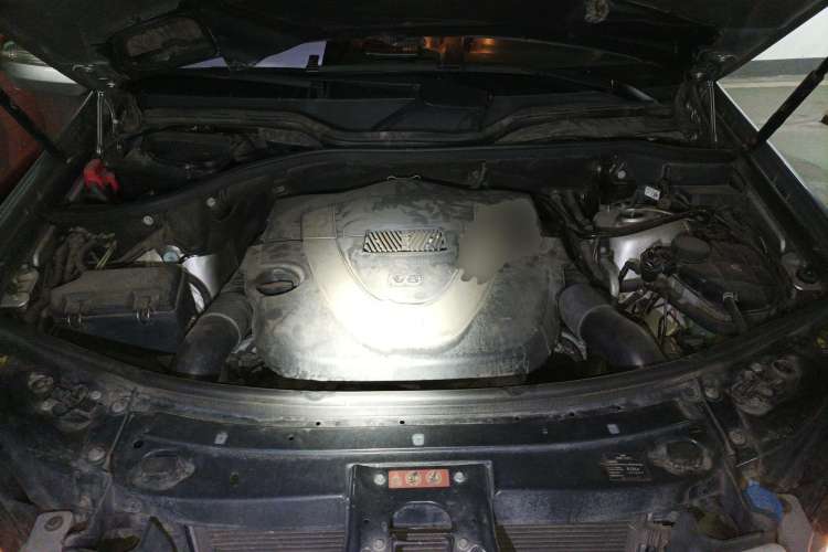 Used Mercedes-Benz M-Class 2010 ML 350 4MATIC Luxury Special Edition Engine Bay