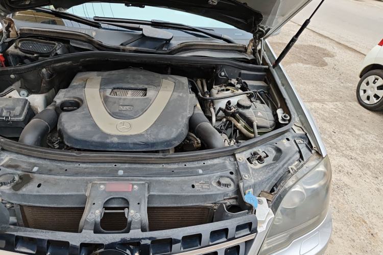 Used Mercedes-Benz M-Class 2010 ML 350 4MATIC Luxury Special Edition Engine Bay Left