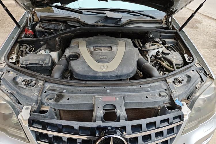 Used Mercedes-Benz M-Class 2010 ML 350 4MATIC Luxury Special Edition Engine Bay