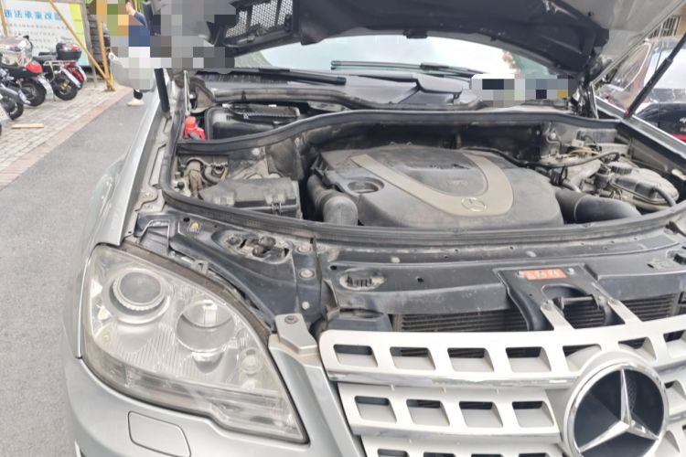 Used Mercedes-Benz M-Class 2010 ML 350 4MATIC Luxury Model Engine Bay Right