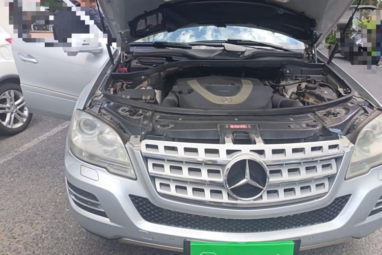 Used Mercedes-Benz M-Class 2010 ML 300 4MATIC Engine Bay Right