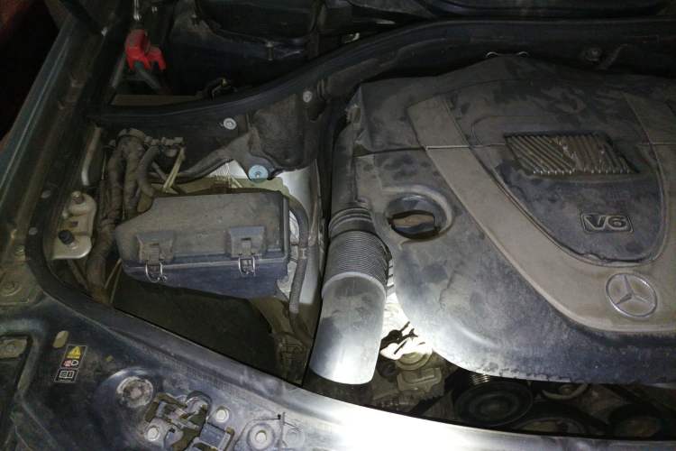 Used Mercedes-Benz M-Class 2010 ML 350 4MATIC Luxury Special Edition Engine Bay Right
