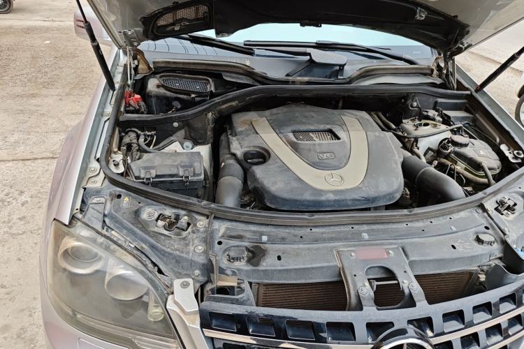Used Mercedes-Benz M-Class 2010 ML 350 4MATIC Luxury Special Edition Engine Bay Right