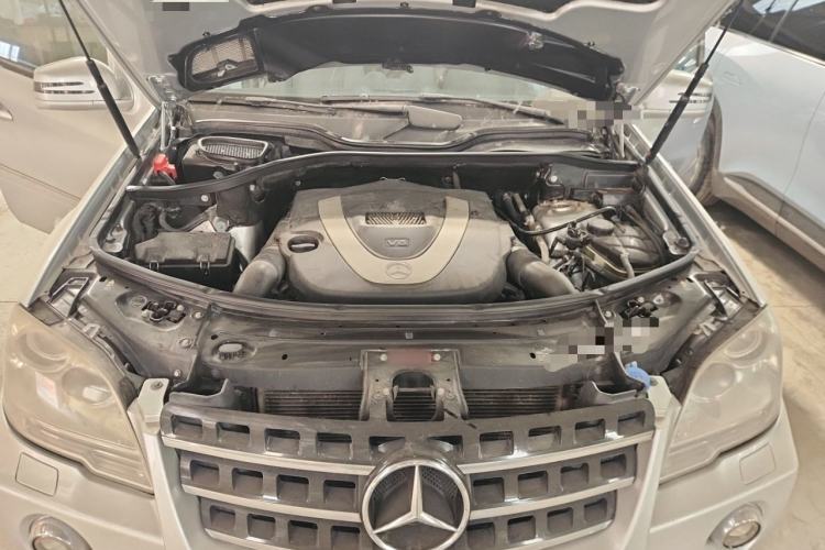 Used Mercedes-Benz M-Class 2010 ML 300 4MATIC Engine Bay