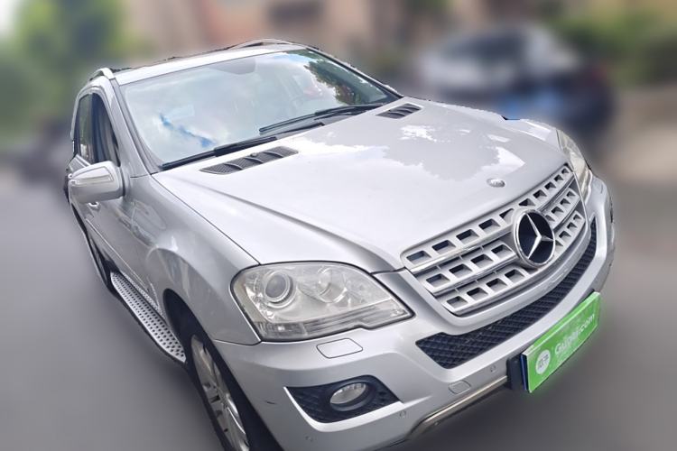 Used Mercedes-Benz M-Class 2010 ML 350 4MATIC Luxury Model Front Right 45 Deg