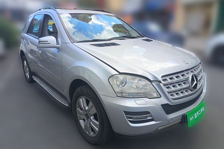 Used Mercedes-Benz M-Class 2010 ML 300 4MATIC Front Right 45 Deg