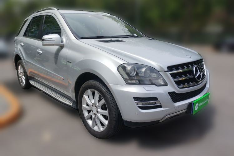 Used Mercedes-Benz M-Class 2010 ML 350 4MATIC Luxury Model Front Right 45 Deg
