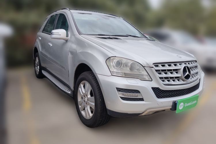 Used Mercedes-Benz M-Class 2010 ML 300 4MATIC Front Right 45 Deg