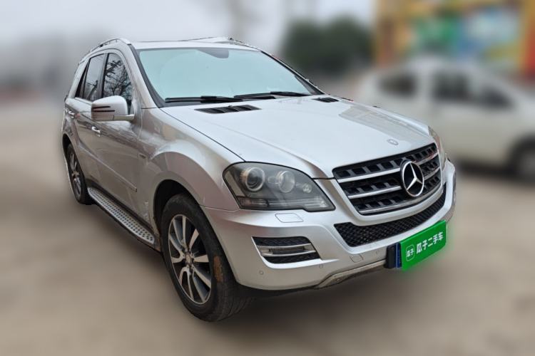Used Mercedes-Benz M-Class 2010 ML 350 4MATIC Luxury Special Edition Front Right 45 Deg