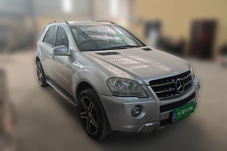 Used Mercedes-Benz M-Class 2010 ML 300 4MATIC Front Right 45 Deg