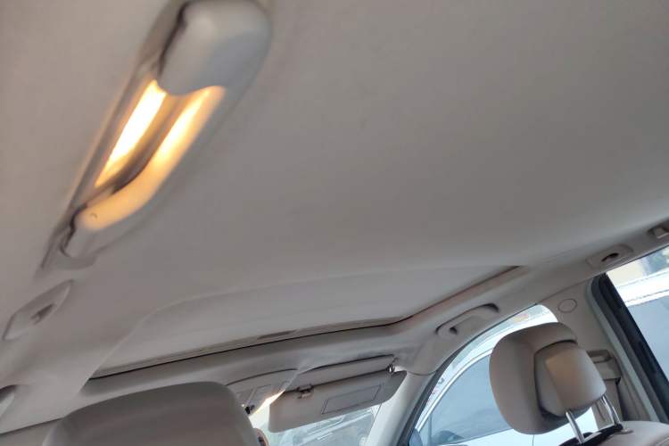 Used Mercedes-Benz M-Class 2010 ML 300 4MATIC Headliner