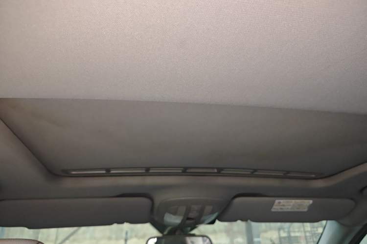 Used Mercedes-Benz M-Class 2010 ML 300 4MATIC Headliner